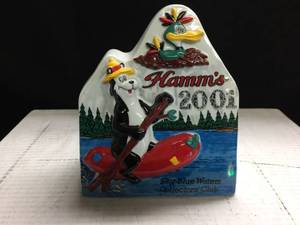 lot 227 image: Hamms 2001 Collectors Club ceramic plaque