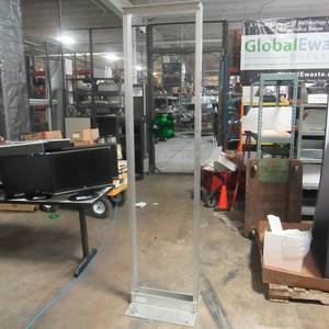 lot 68 image: Rack - Large