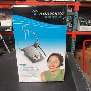 lot 71 image: Plantronics S12 Corded Office Headset System