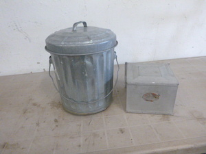 Small Metal Garbage Can with Lid