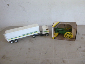 1937 John Deere Model G Die Cast Tractor