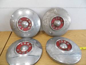 lot 8 image: Lot of 4 Ford Hubcaps