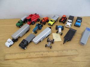 lot 28 image: Toy Vehicles