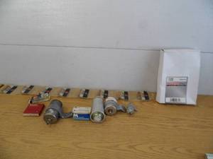 lot 34 image: Gas Filters - Timing Belt - Parts