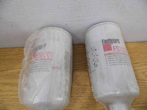lot 59 image: 2 Fleetguard Filters