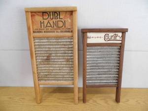 lot 81 image: 2 Washboards