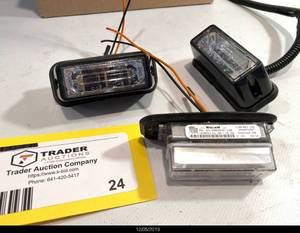 lot 24 image: Box of 12 Trailer Side Marker Lights 12V