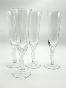 lot 46 image: Fabrege Doves Kissing Champagne Flutes (4)