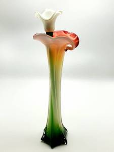 lot 49 image: Art Glass Flower in a Flower Vase 13