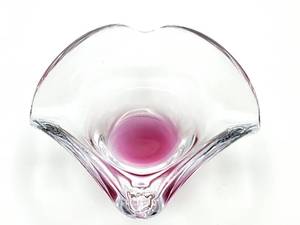 lot 38 image: Flygsfors Coquille Small Crystal Bowl- Signed