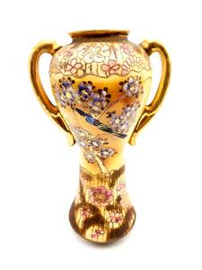 lot 21 image: Antique Ornate Asian Porcelain in a Bird Motif Vase with Gilding