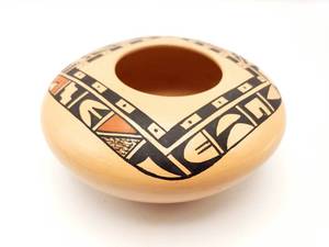 lot 24 image: Celeste Huma Signed Tewa Hopi Pottery Bowl