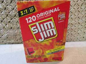 lot 85 image: Box of 120 Original Slim Jim Smoked...