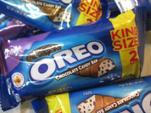 lot 111 image: Oreo Candy Bars Dates Vary  B-2...