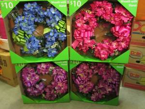 lot 152 image: Case of 4 Fake Flower Wreaths with ...