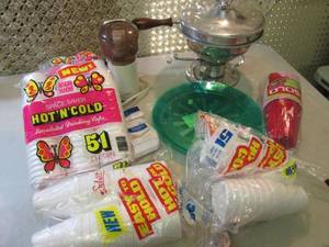 lot 197 image: Misc Kitchen Items Cups Chopper Coo...