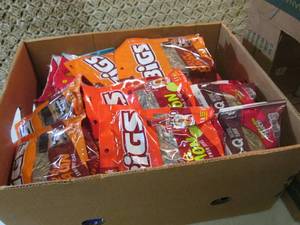 lot 210 image: Box Full of Assorted Sunflower Seed...