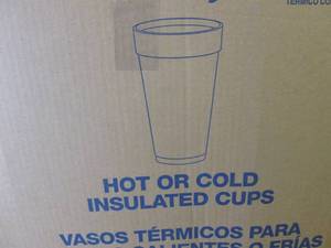 lot 250 image: Case of 500 20 ounce Hot or Cold In...