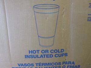 lot 254 image: Case of 400 30 ounce Hot or Cold In...