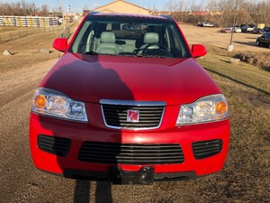 lot 3 image: 2006 Saturn VUE AWD