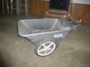 Rubbermaid Garden Cart