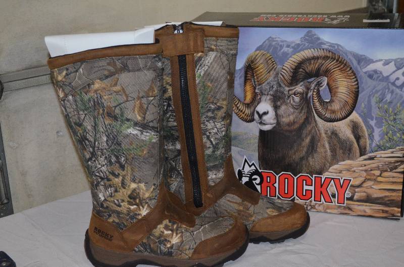 rocky retraction snake boots