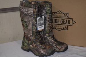 lot 1 image: Sportsmans 225 Boot and Shoe