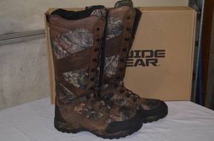 lot 5 image: Sportsmans 225 Boot and Shoe