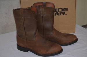 lot 9 image: Sportsmans 225 Boot and Shoe