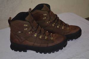 lot 31 image: Sportsmans 225 Boot and Shoe