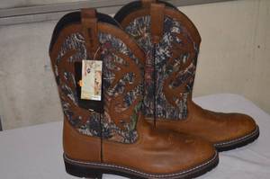 lot 99 image: Sportsmans 225 Boot and Shoe