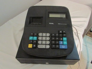 lot 4 image: Royal Electronic Cash Register
