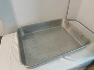 lot 33 image: Large Roaster Pan