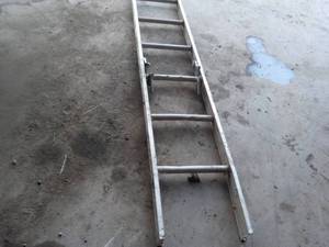 lot 1 image: Ladder 14 Metal ...