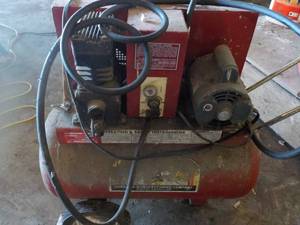 lot 14 image: Air Compressor Untested...