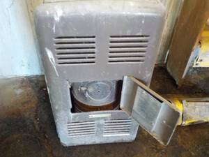 lot 26 image: Perfection Heating Unit Untested ...