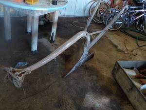 lot 30 image: Single Plow...