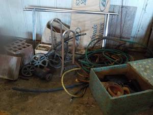 lot 38 image: Garage Goodies...