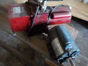 lot 62 image: AC General Electric Motor, & Vacuum...