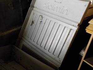 lot 72 image: Nimlock Weatherproof Plastic Storag...
