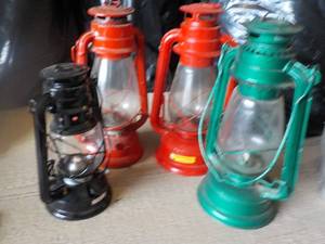 lot 89 image: 4 Vintage Oil Lanterns...