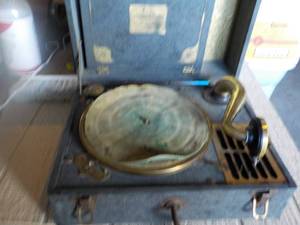 lot 94 image: Silvertone Portable Phonograph...