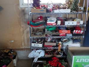 lot 122 image: Rack full of Christmas Rack not In...