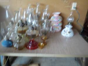 lot 141 image: Formica Vintage Table Full Of Lamps...