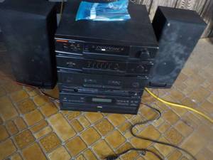 lot 169 image: Memorex Stereo With Speakers With R...