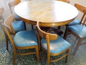 lot 179 image: Oak Kitchen Table With 8 Chairs...