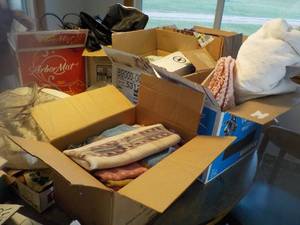 lot 180 image: Large Assortment Of Hand Towels, Pu...