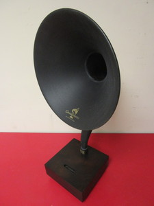 lot 131 image: GRAMOPHONE - ACOUSTICALLY AMPLIFIED SOUND - DOCKING STATION (WITHOUT ELECTRONIC COMPONENT)