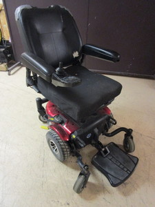 lot 163 image: PRIDE J6 ELECTRIC MOBILITY WHEELCHAIR
