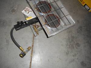 lot 18 image: Used Mr. Heater Tanktop Propane Heater